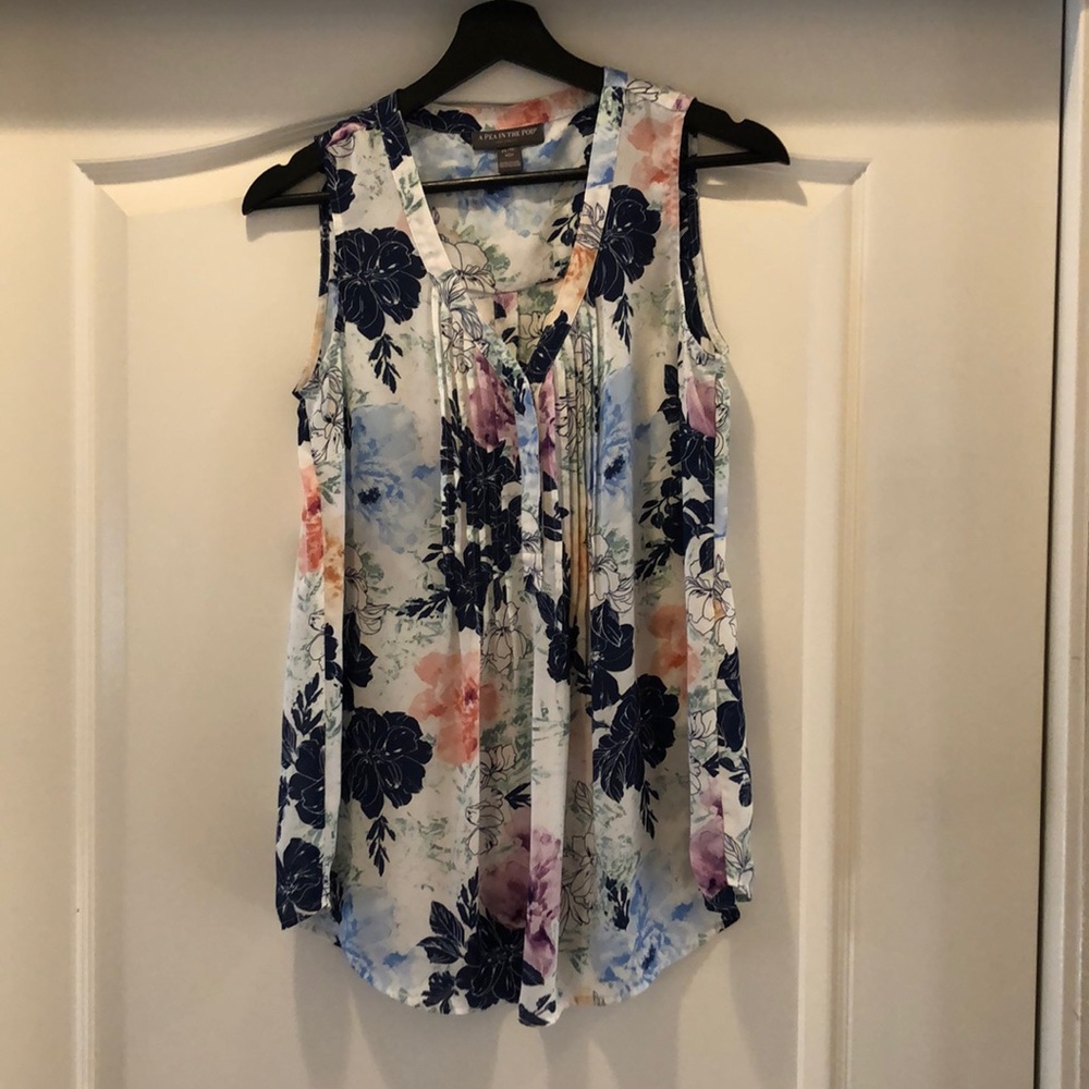 A Pea In the Pod Maternity Shirt